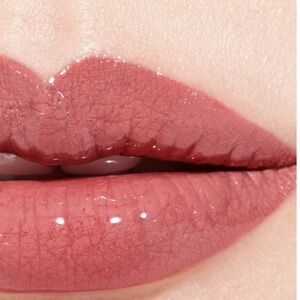 Chanel Le Rouge Duo Ultra Tenue Lipstick 40 Light Rose